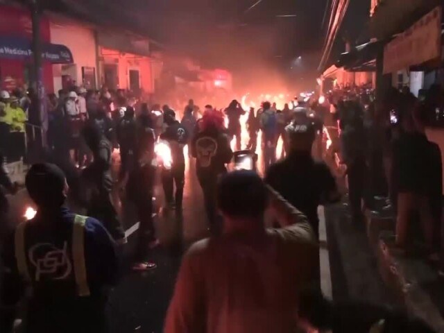 ohnivé gule, Salvador, Reuters, NP